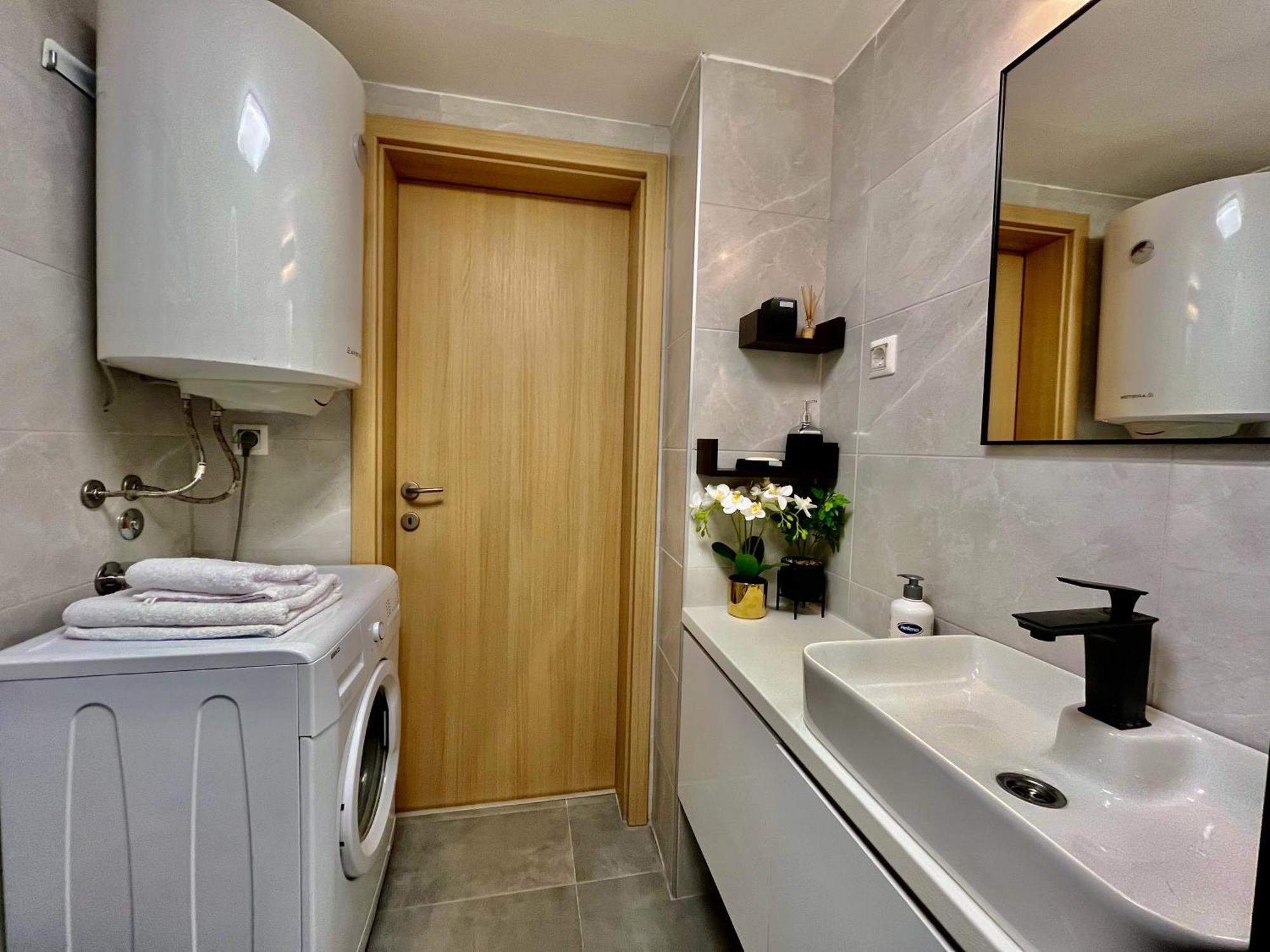 Lifestyle Gallery Apartment Skopje Bagian luar foto